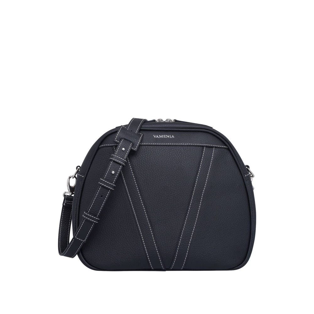 Medium sized Shoulder Bag made of nappa leather black